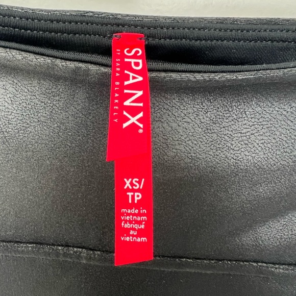 SPANX - COMFORTABLE FAUX LEATHER LEGGINGS - SIZE XS - Picture 8 of 9